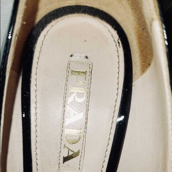 PRADA BLACK Elegant Patent Leather High Heel Pumps - Picture 6 of 6